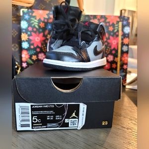 Jordan 1 MID